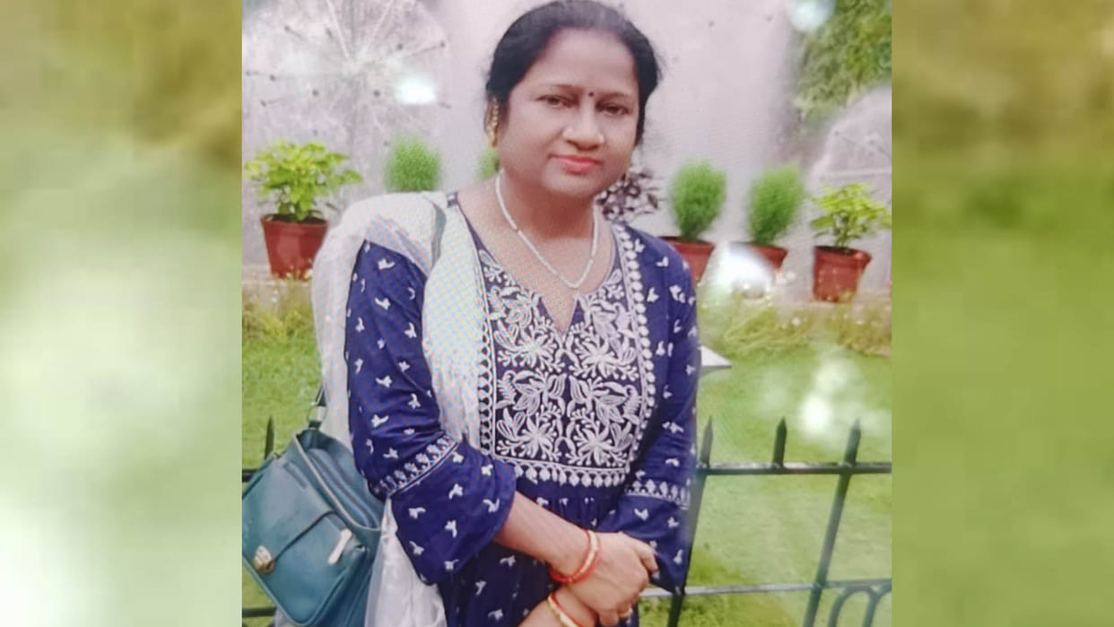 Kanpur: Woman riding a scooter dies after being hit by a speeding car