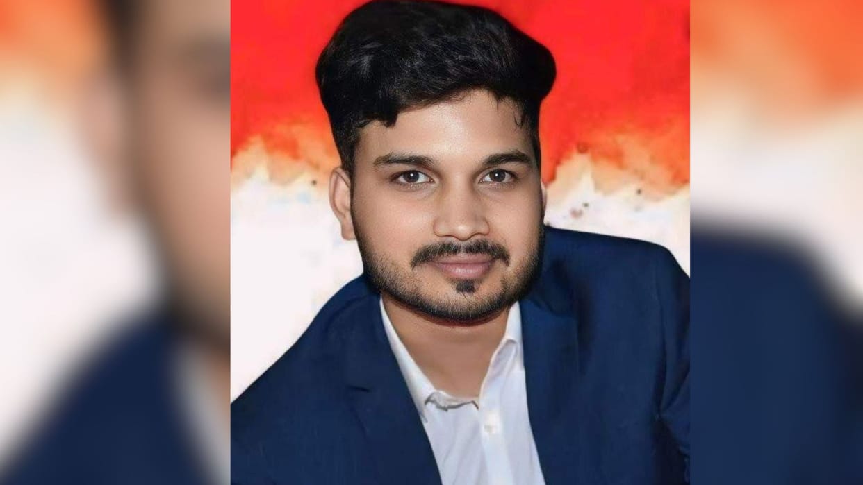 Chandauli IT expert Mrityunjay Singh found bug in Apple server