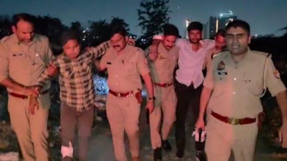 Two miscreants involved in mobile snatching injured in police encounter in Noida