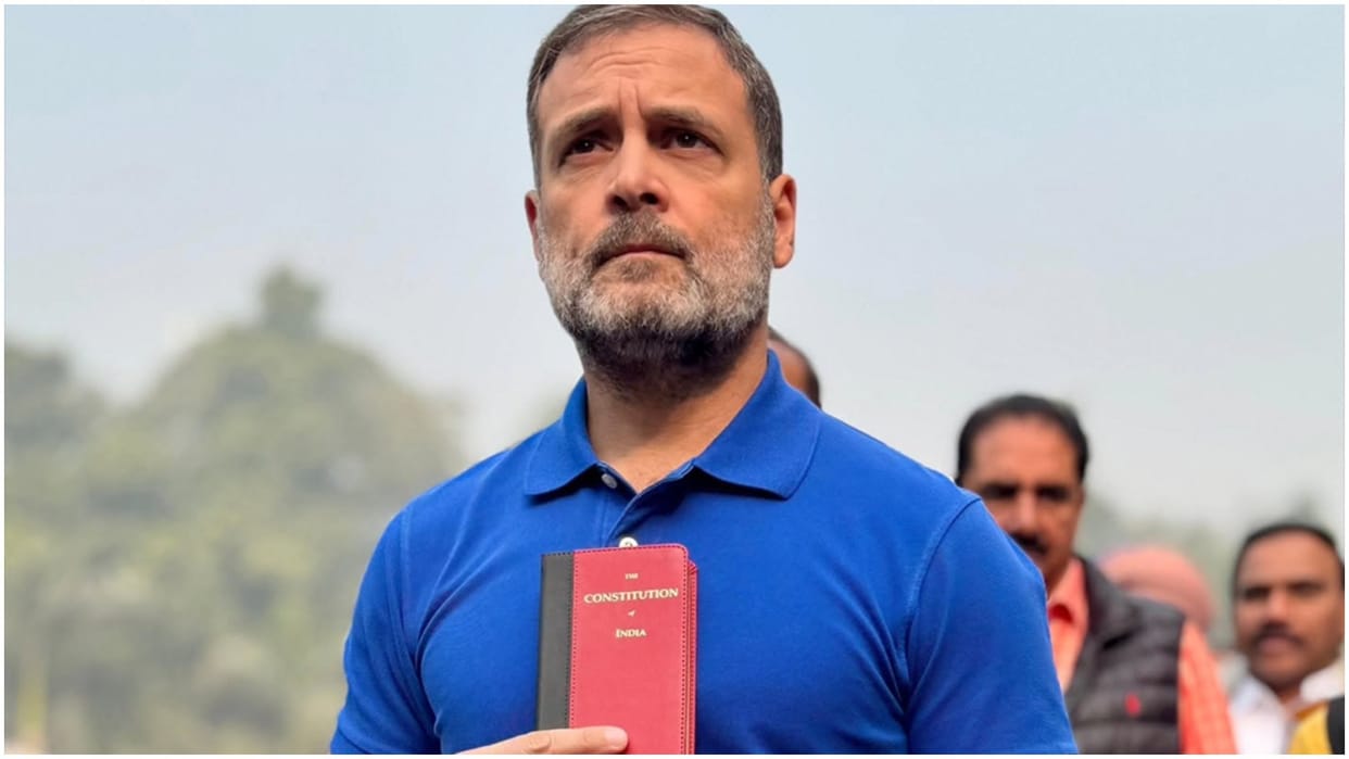 Complaint against MLC for disrespectful behaviour with Rahul Gandhi photo