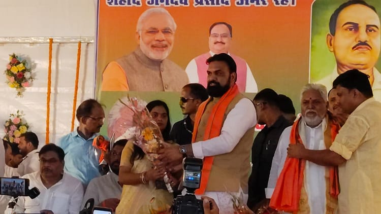 Bihar Election 2025 : सम्राट चौधरी का चुनावी एलान- अगली सरकार में 50 लाख प्रवासियों को बिहार में देंगे रोजगार