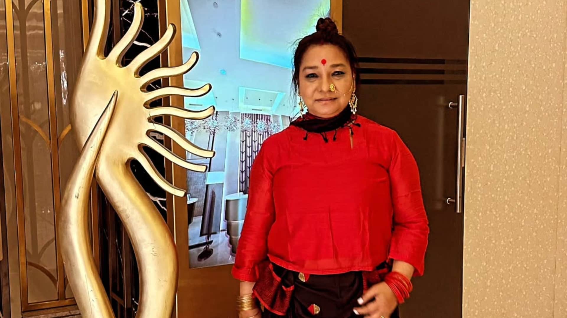 Who is Sunita Rajwar Panchayat Web Series Fame Maju Devi Banrakas Wife All Details In Hindi