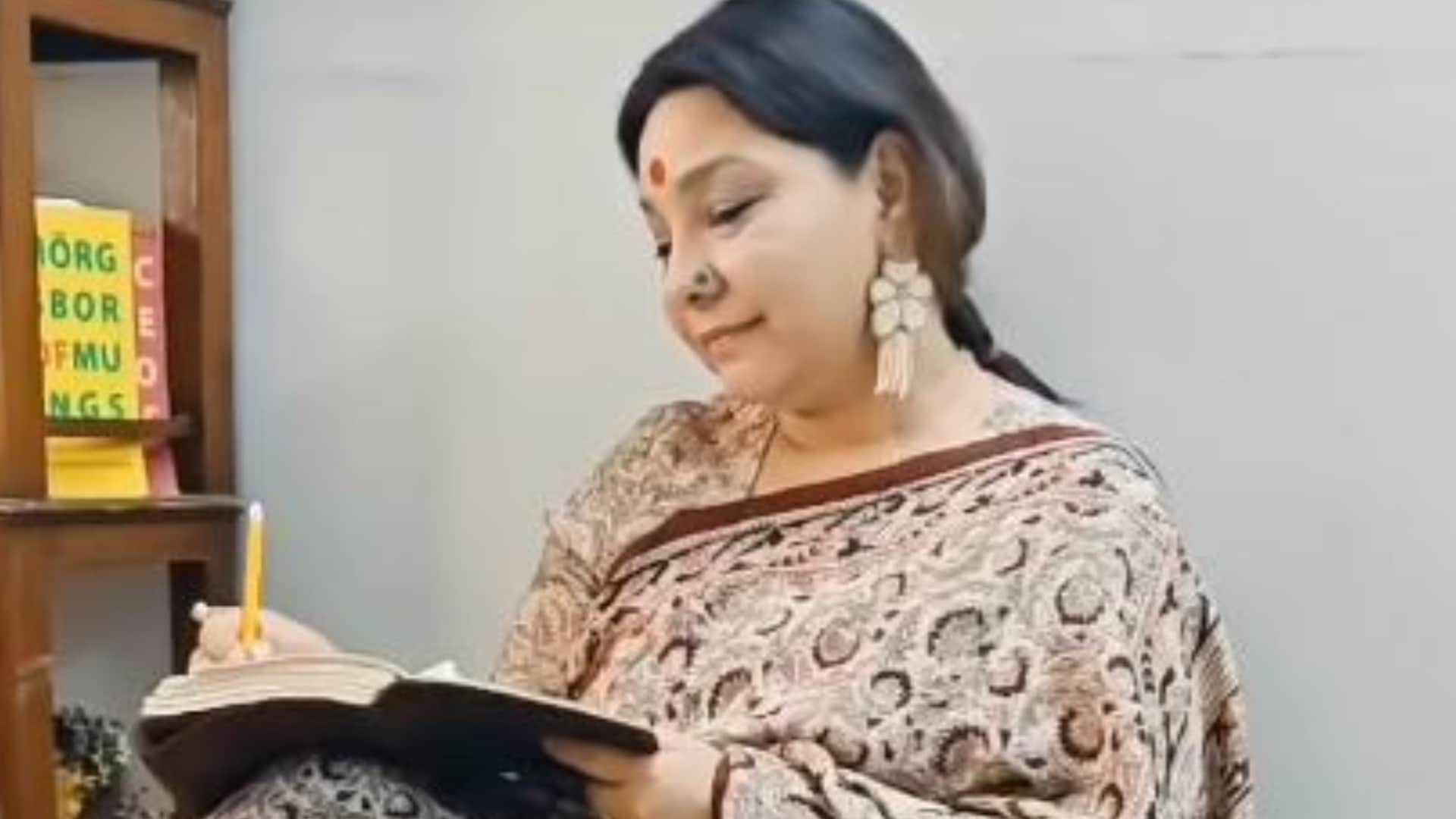 Who is Sunita Rajwar Panchayat Web Series Fame Maju Devi Banrakas Wife All Details In Hindi