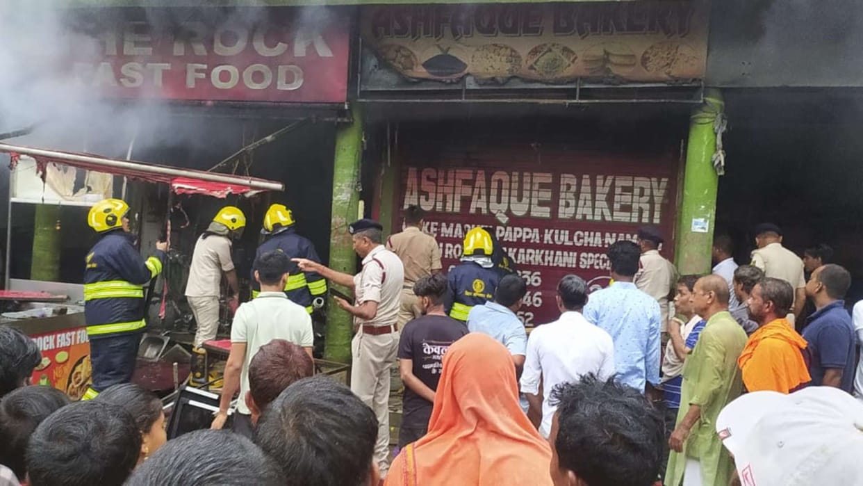 Massive fire due to short circuit in Danapur half a dozen shops burnt to ashes