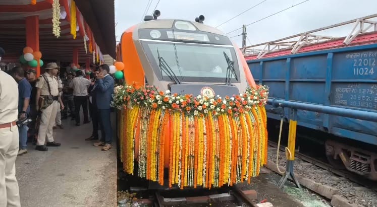 Vande Bharat train left from Gorakhpur railway station on Sunday morning,total of 375 passengers were on board