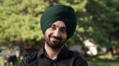 Detective Sherdil Review in Hindi by Pankaj Shukla Ravi Chhabriya Diljit Dosanjh Boman Irani Diana Penty AAZ