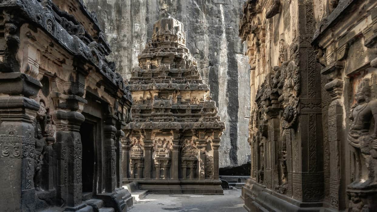 Ellora Kailasanatha Temple Took 100 Years to Build World’s Largest Monolithic Structure News in Hindi