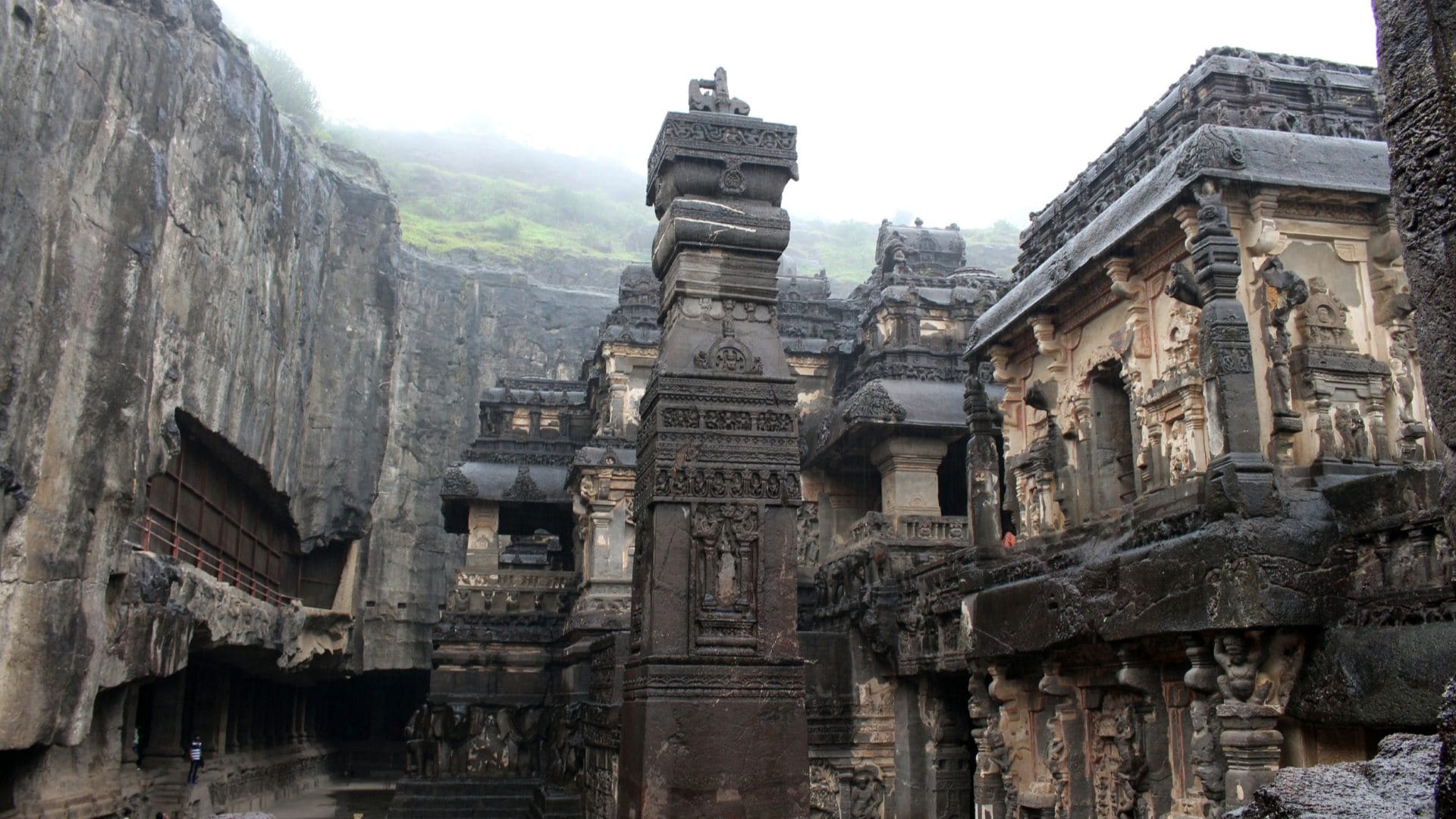 Ellora Kailasanatha Temple Took 100 Years to Build World’s Largest Monolithic Structure News in Hindi