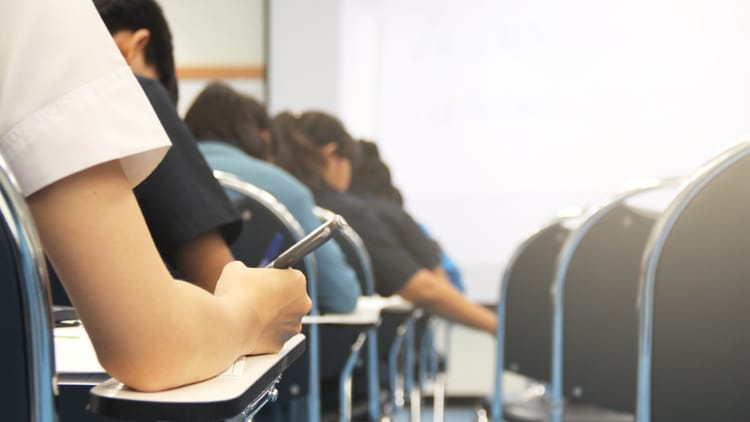 UP: अगले 40 दिन में 20 से ज्यादा प्रतियोगी व एकेडमिक परीक्षाएं, पांच लाख अभ्यर्थी आएंगे बनारस