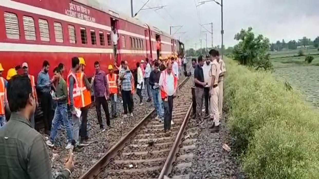 katihar railway accident avadh assam express train trolley collision