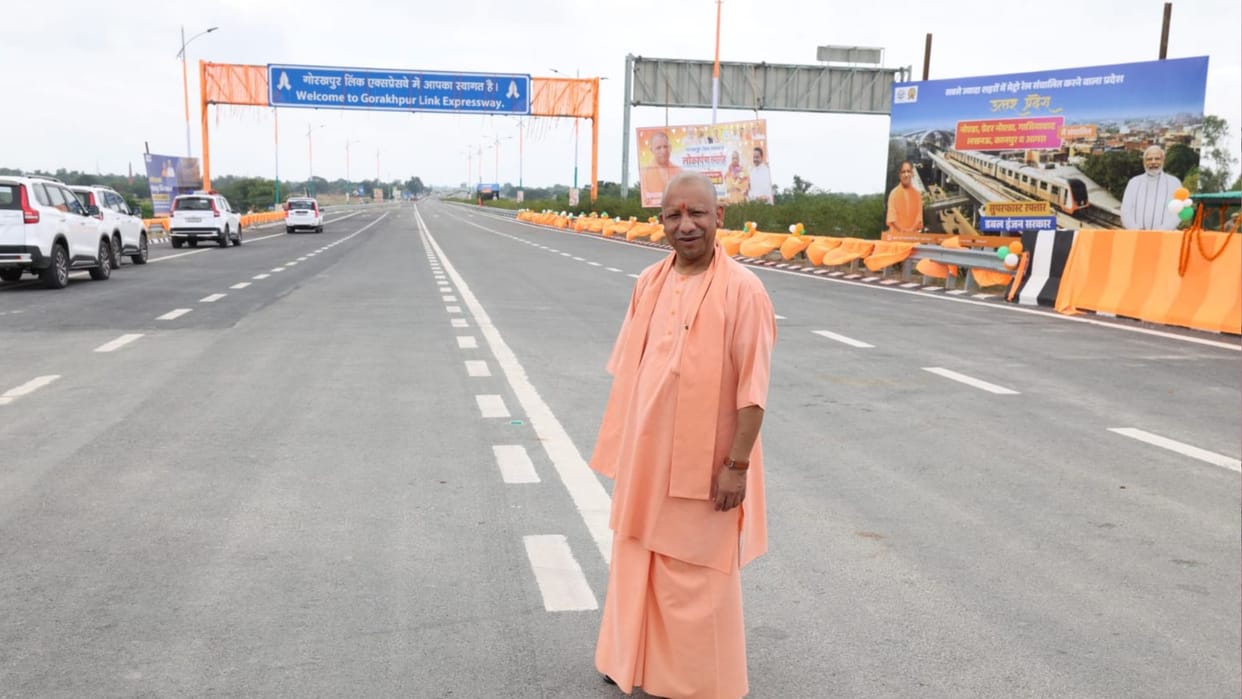 Gorakhpur Link Expressway See Latest pictures with CM Yogi Adityanath