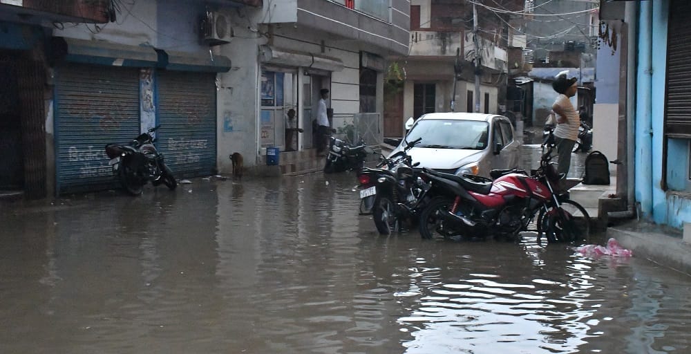 A three-year-old child swept away in a drain while bathing in the rain