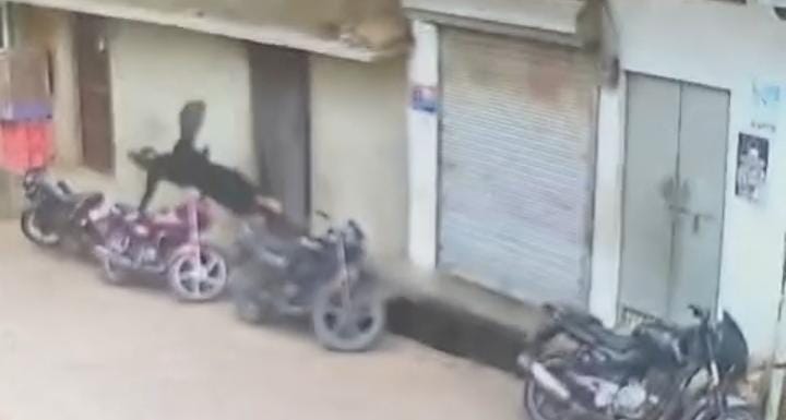 Orai In laws threw the married woman from roof incident was captured on CCTV police engaged in investigation