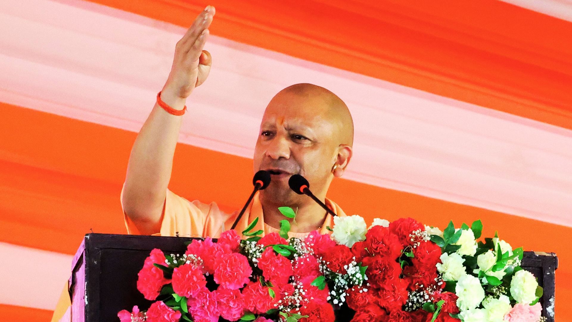 Cm Yogi In Azamgarh Previous Governments Did Not Do Development They Used  To Partner With D-company - Amar Ujala Hindi News Live - 'पूर्वांचल की  रफ्तार को मिले पंख':आजमगढ़ में बोले Cm-