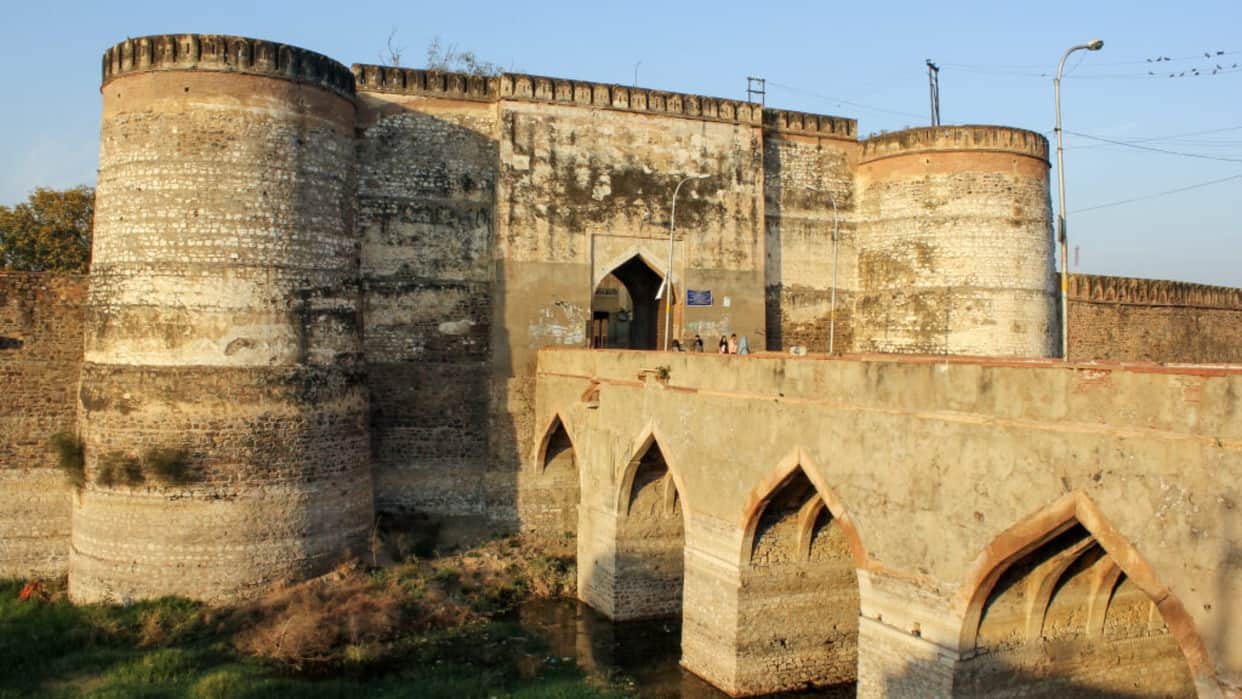 Lohagarh Fort Bharatpur Cannon Shells Ineffectual British Also Succumbed Know All Interesting Facts in Hindi