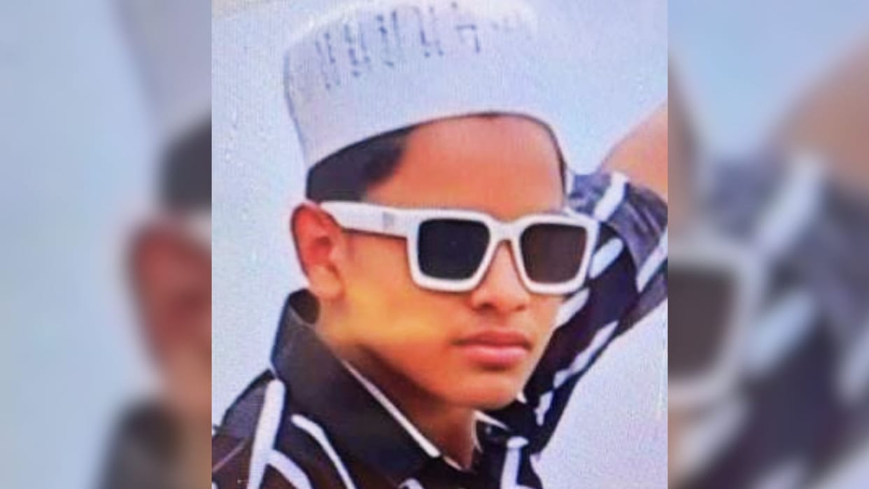Accident happened with young man bathing in Ganga with his friends he died in varanasi
