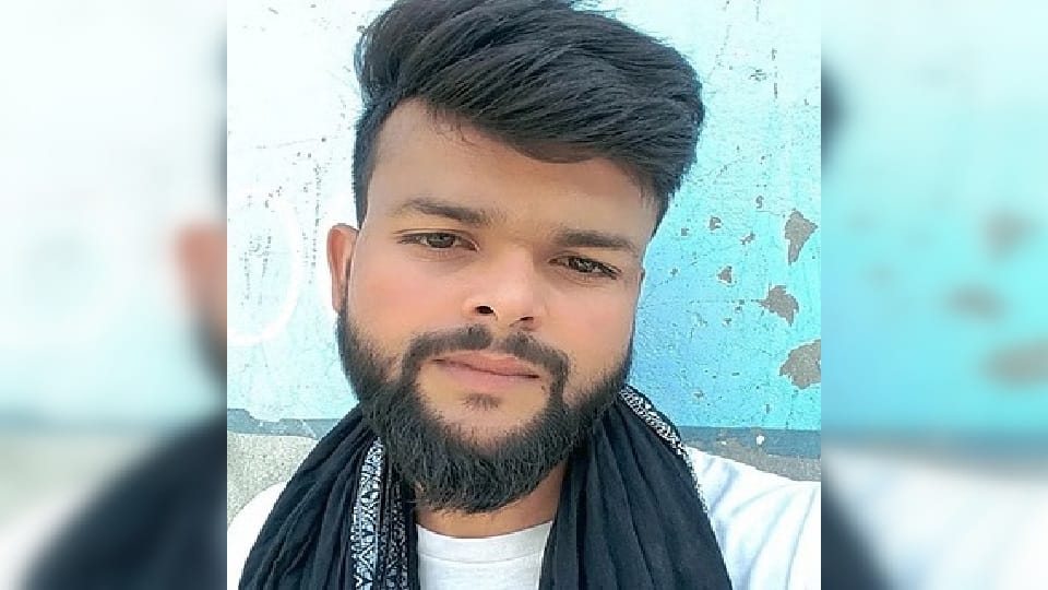Bodies of a young man and a woman found cut on railway track in Bilari Moradabad