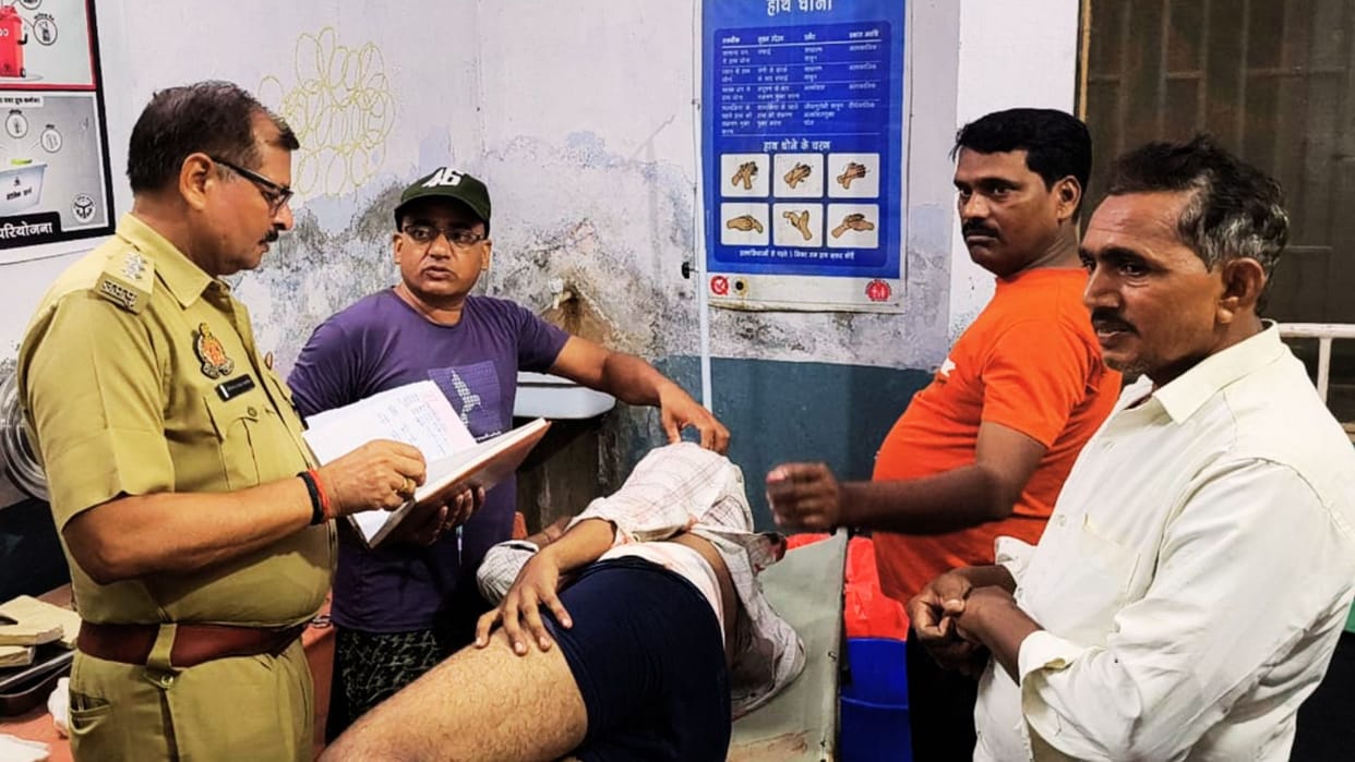 UP Crime young man was shot in middle of market miscreant was chasing him for long time in mau