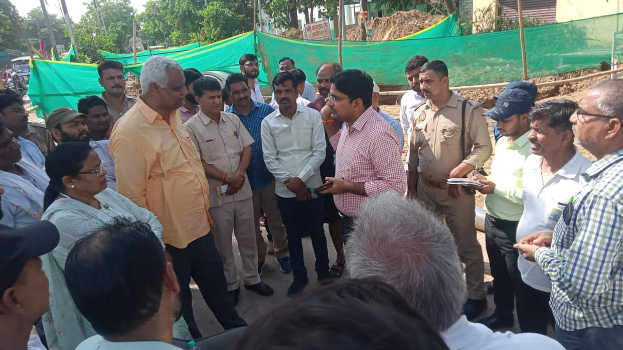 Roads got submerged in pre-monsoon due to non-construction of drains contract cancelled