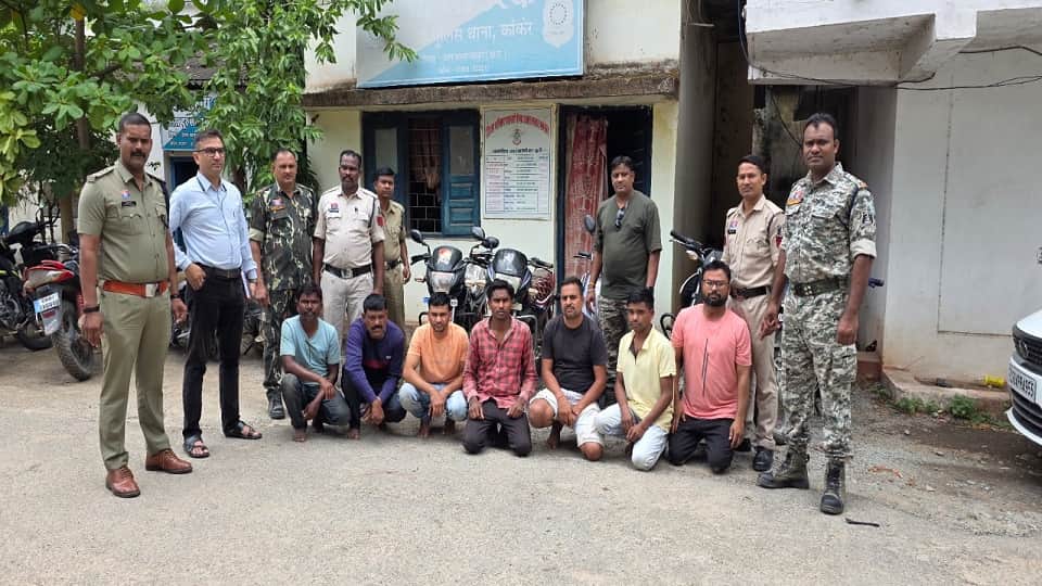 पुलिस की गिरफ्त में आरोपी