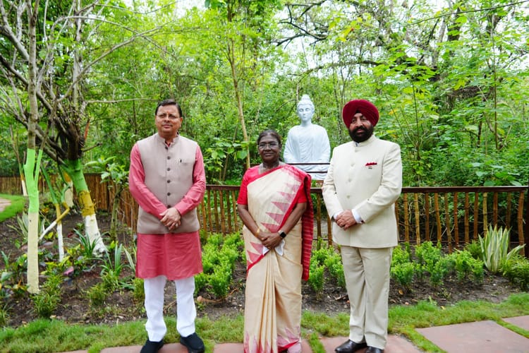 Dehradun: द्रौपदी मुर्मू ने किया राष्ट्रपति निकेतन और तपोवन का उद्घाटन, उद्यान की आधारशिला रखी, देखें तस्वीरें