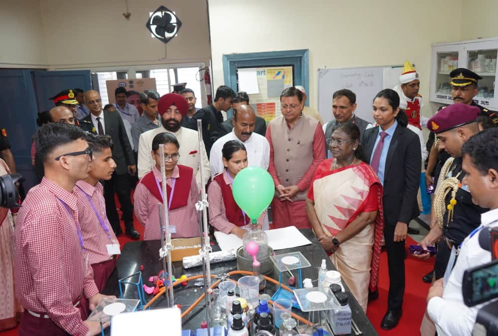 President Droupadi Murmu celebrated her birthday with visually impaired children in Dehradun become Emotional