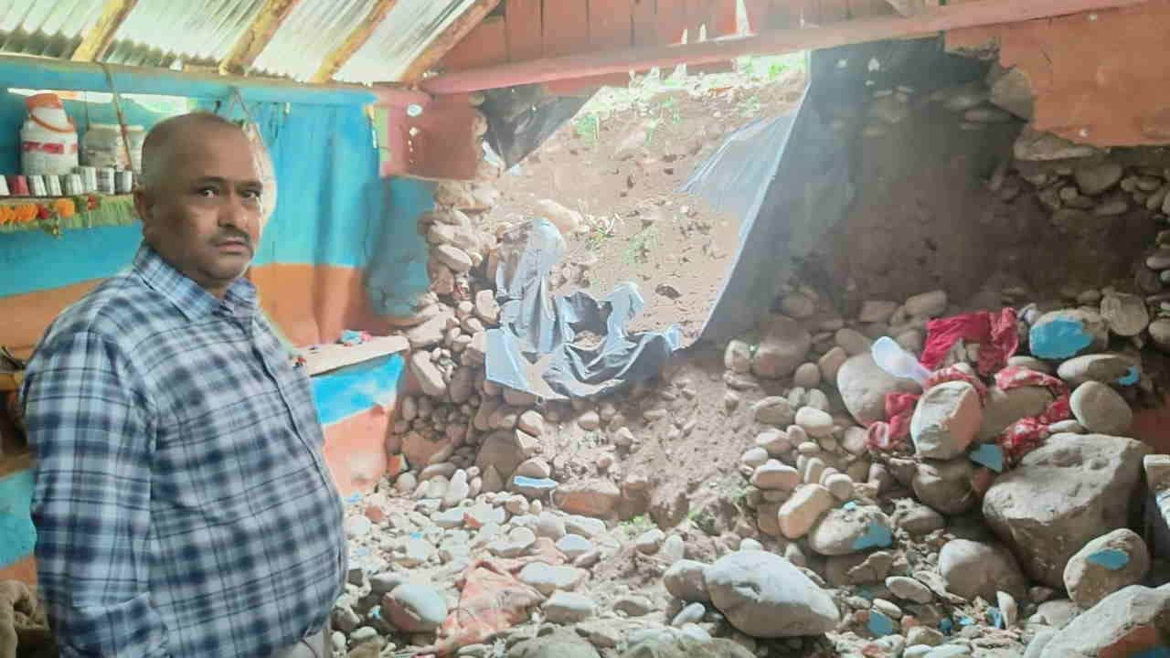 Uttarkashi Accident due to house wall collapse Four lives lost due ten month daughter three year son parents