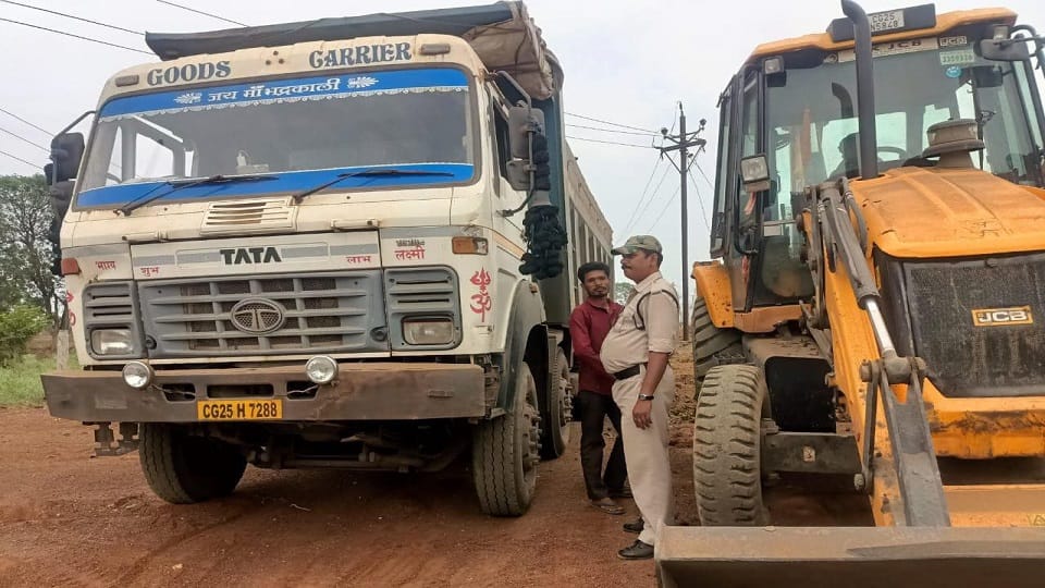 50 से ज्यादा वाहन जब्त