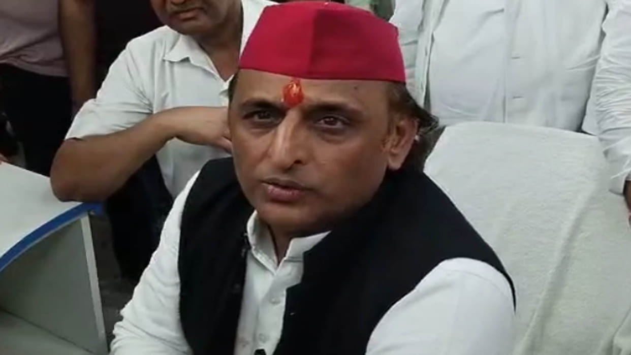UP: Akhilesh Yadav said BJP workers should take a dip in the Kali river before doing yoga