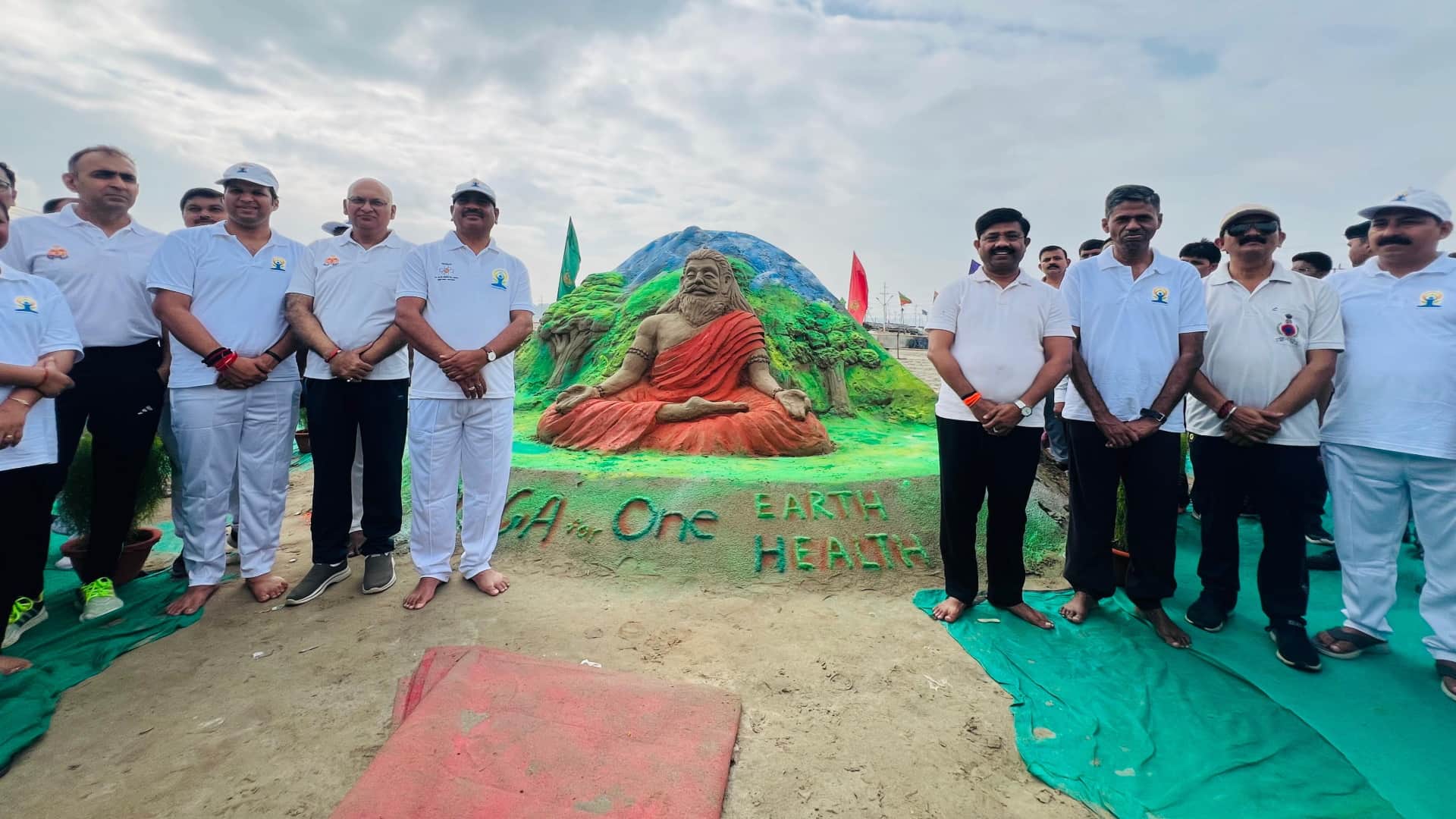 International yoga Day in prayagraj yoga and pranayam practice