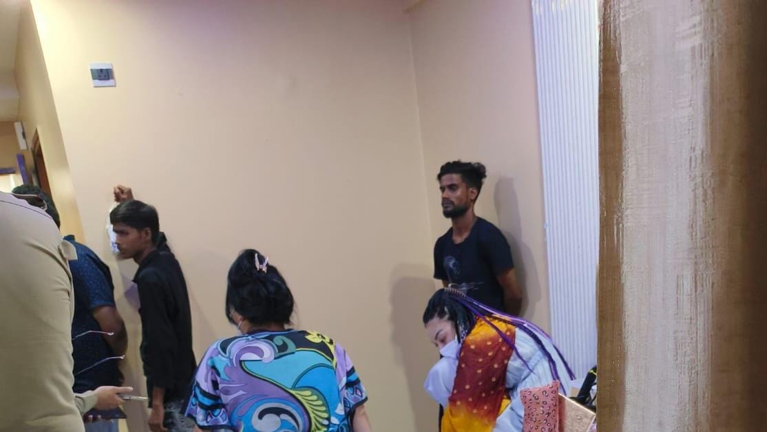 Lucknow: Two girls from Uzbekistan were staying in an apartment after getting plastic surgery done, did not ge