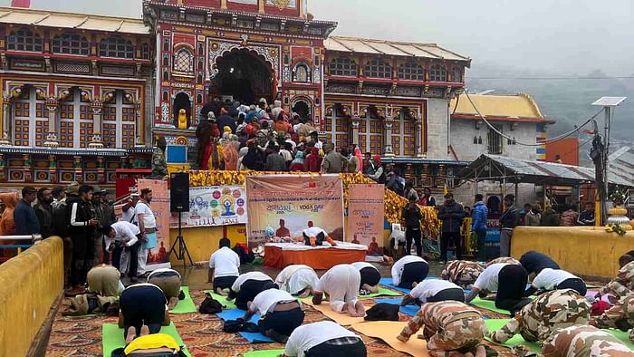 International Yoga Day President CM ITBP jawans perform yoga in Uttarakhand also practised in Chardham Photos