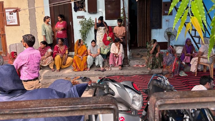 Current In Street Light Pole Installed In Park In Vikas Nagar Chandigarh Auto Driver Died – Amar Ujala Hindi News Live