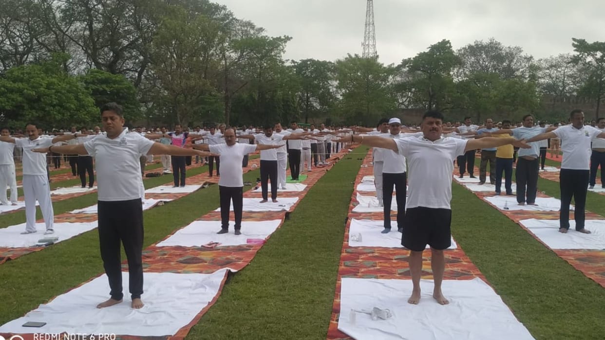 On International Yoga Day DM Shirshasana attracted everyone