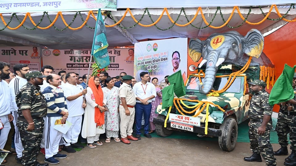 Chief Minister flagged off Gajrath Yatra public awareness campaign to prevent human-elephant conflict in Jash