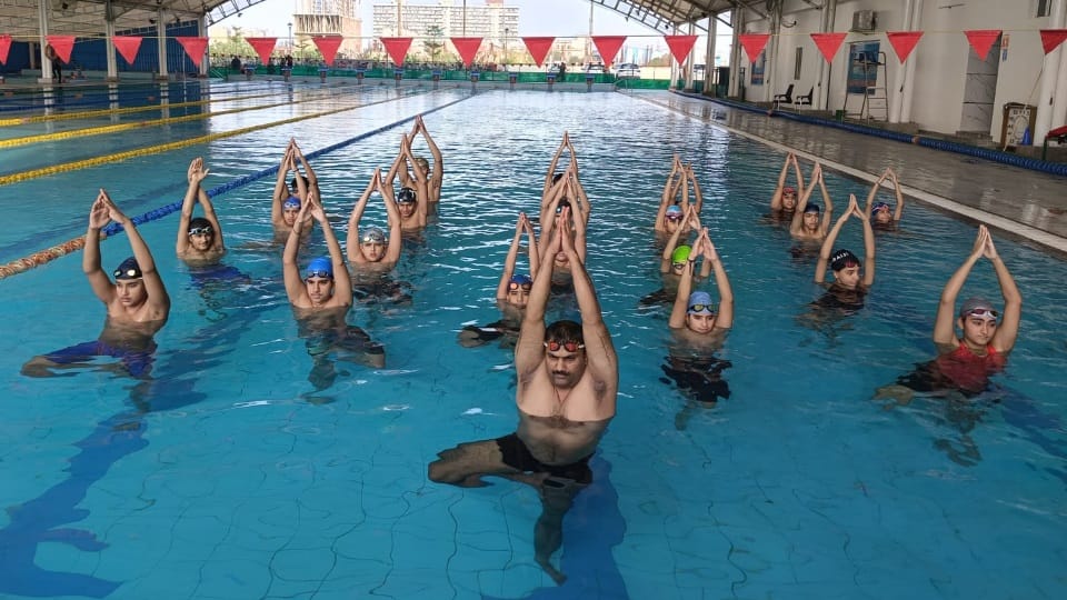 International Yoga Day celebrated in Haryana CM reached Kurukshetra yoga in swimming pool in Bahadurgarh
