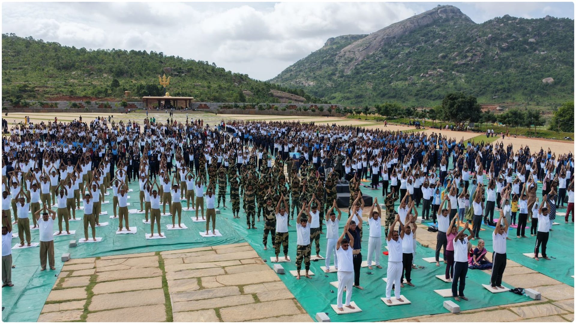 International Day of Yoga: Isha Foundation Offers Free Yoga Sessions To Over 10,000 Defence Personnel