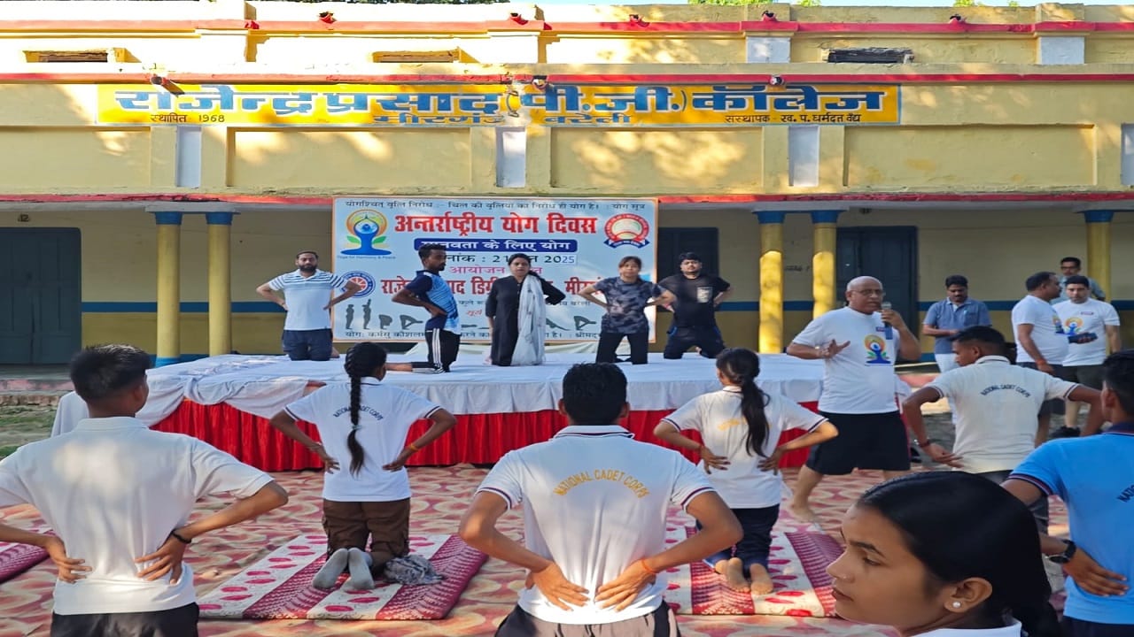 11th International Yoga Day celebrated in Bareilly division with message of One Earth, One Health