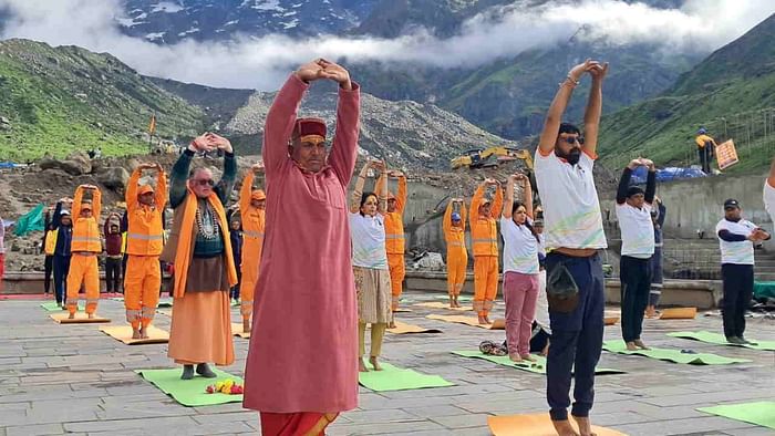 International Yoga Day President CM ITBP jawans perform yoga in Uttarakhand also practised in Chardham Photos