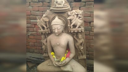statue is this found in the excavation Followers of Buddhism and Jainism face to face Archaeological Departmen