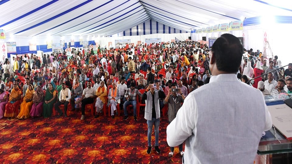 Minister inaugurated the mega health camp will get the benefit of better health facilities in Balrampur Ramanu