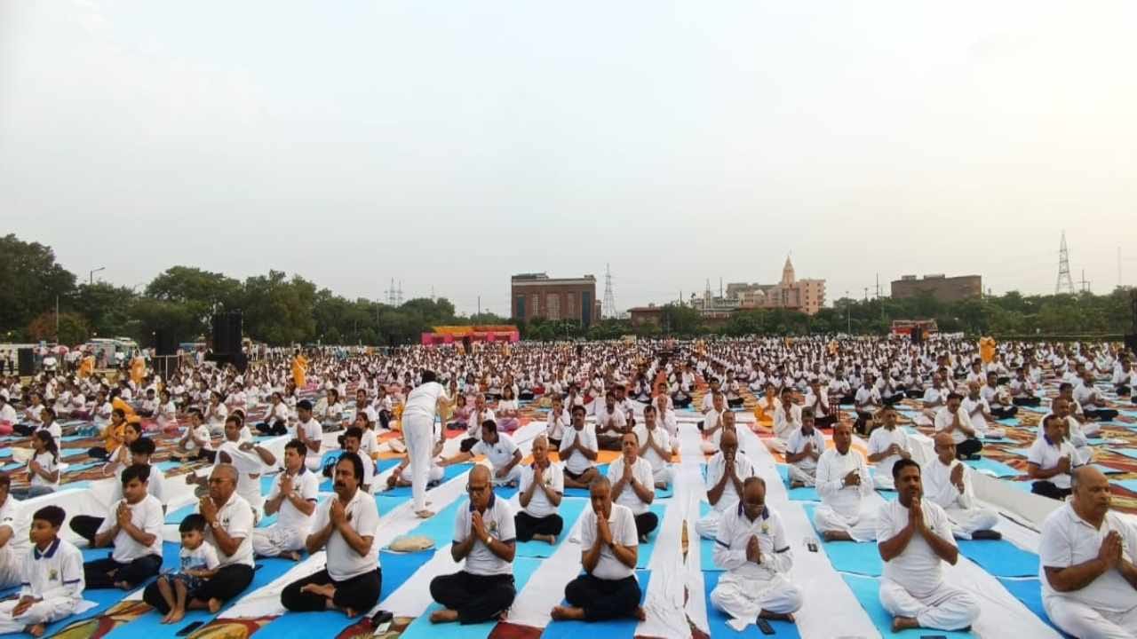 International Yoga Day photos seen from CM to ministers and common people in Delhi NCR