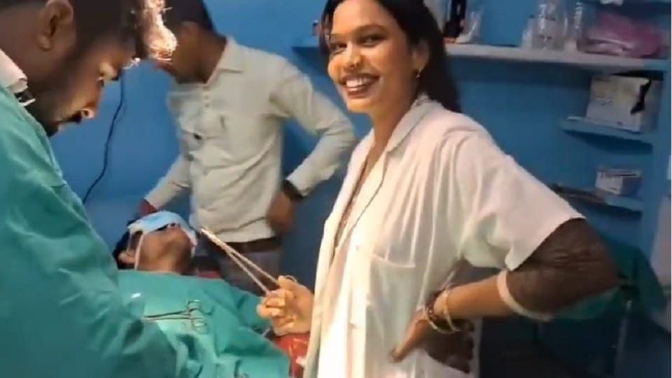 Video of laughter and jokes during surgery in a private hospital goes viral