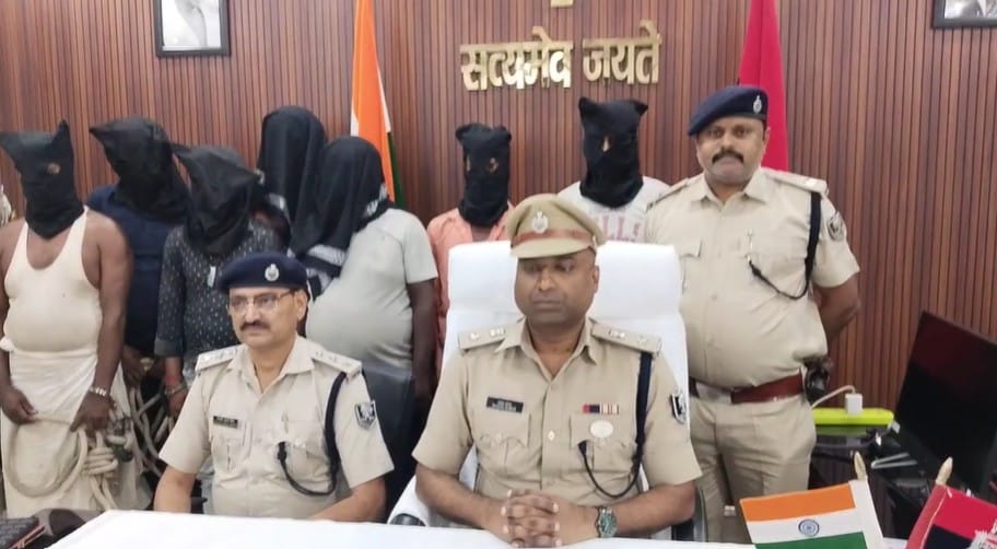 पुुलिस की गिरफ्त में आरोपी