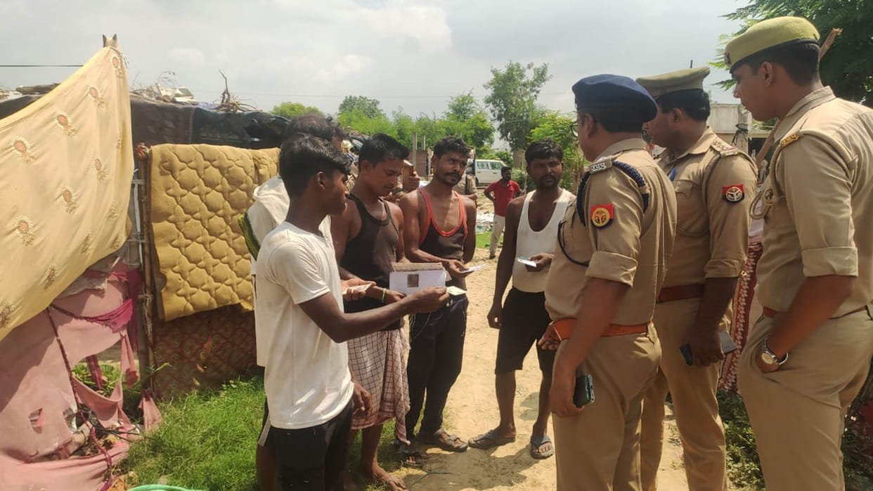 Kanpur: Police interrogated people in Indiranagar on suspicion of being Rohingya, checked documents