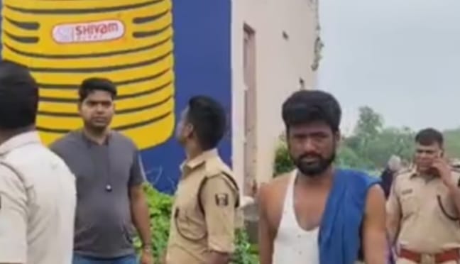 Bihar News: 4 lakh rupees looted by holding workers hostage in warehouse, assaulted by masked men