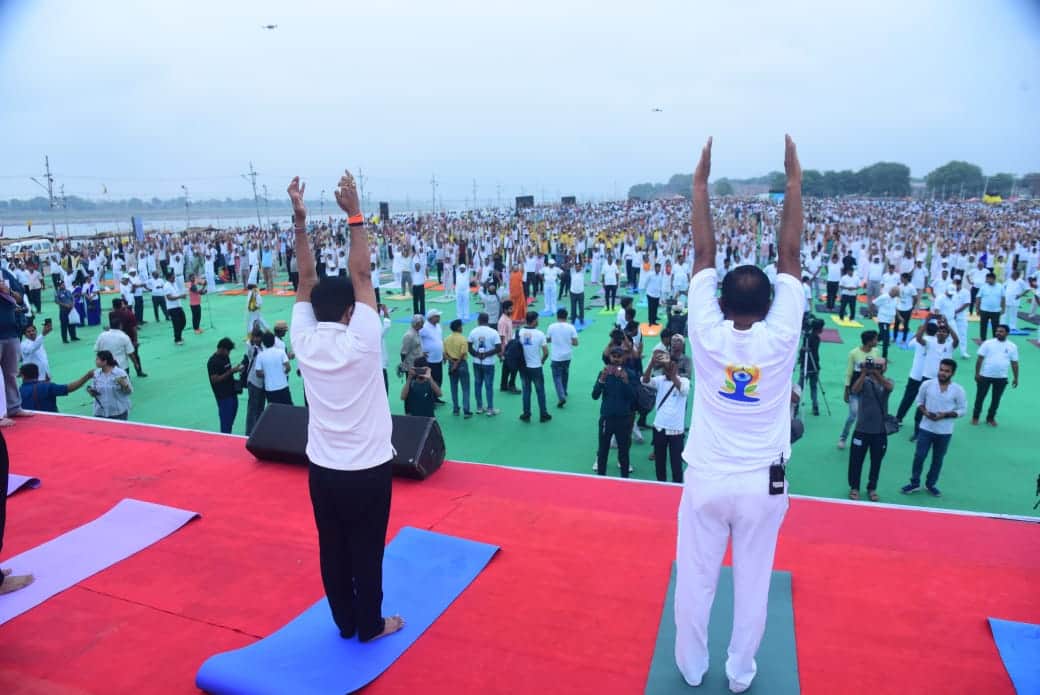 International yoga Day in prayagraj yoga and pranayam practice