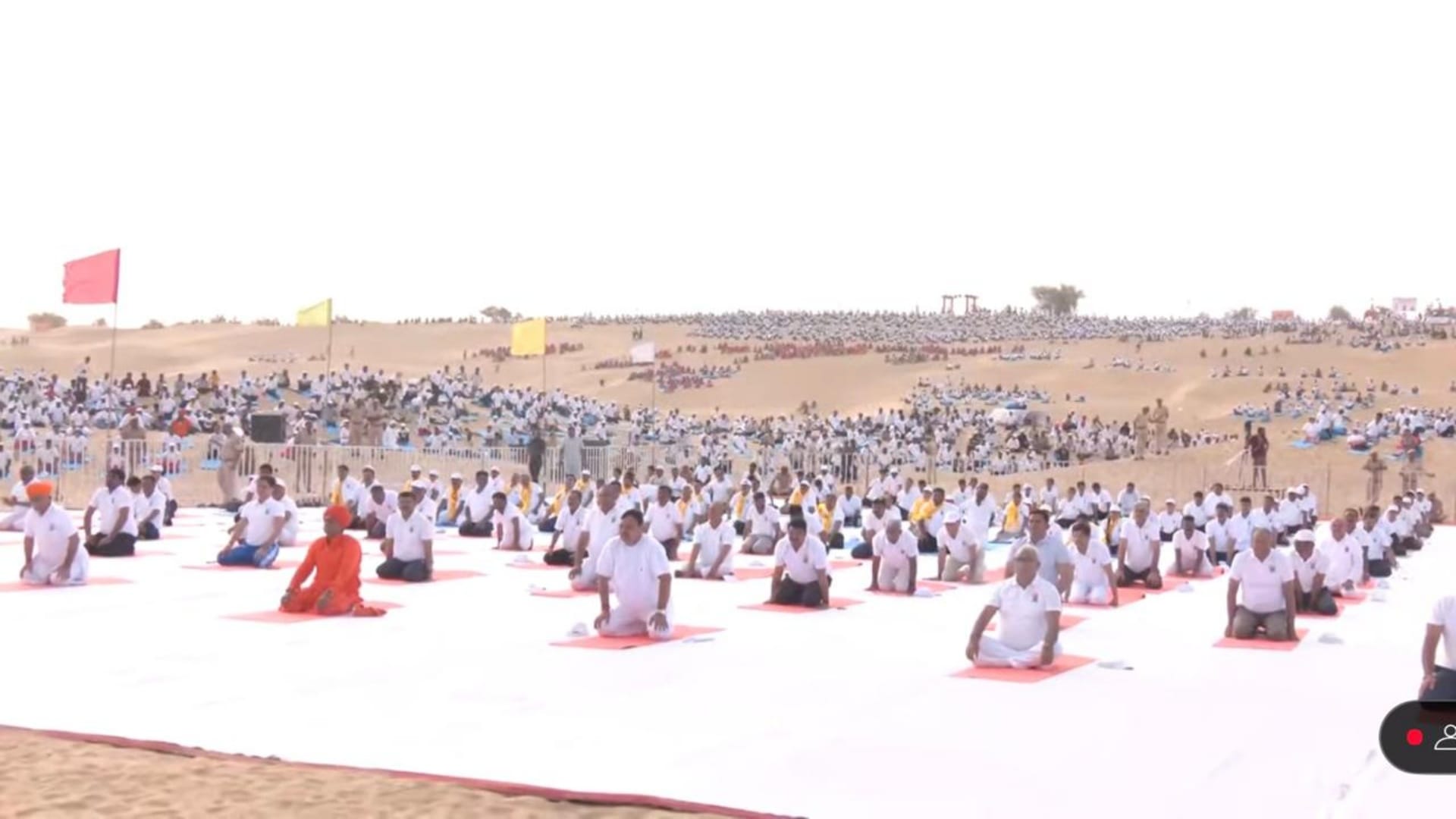 International Yoga Day: CM did yoga on sandy dunes of Khuhdi, message of a healthy and disease-free Rajasthan