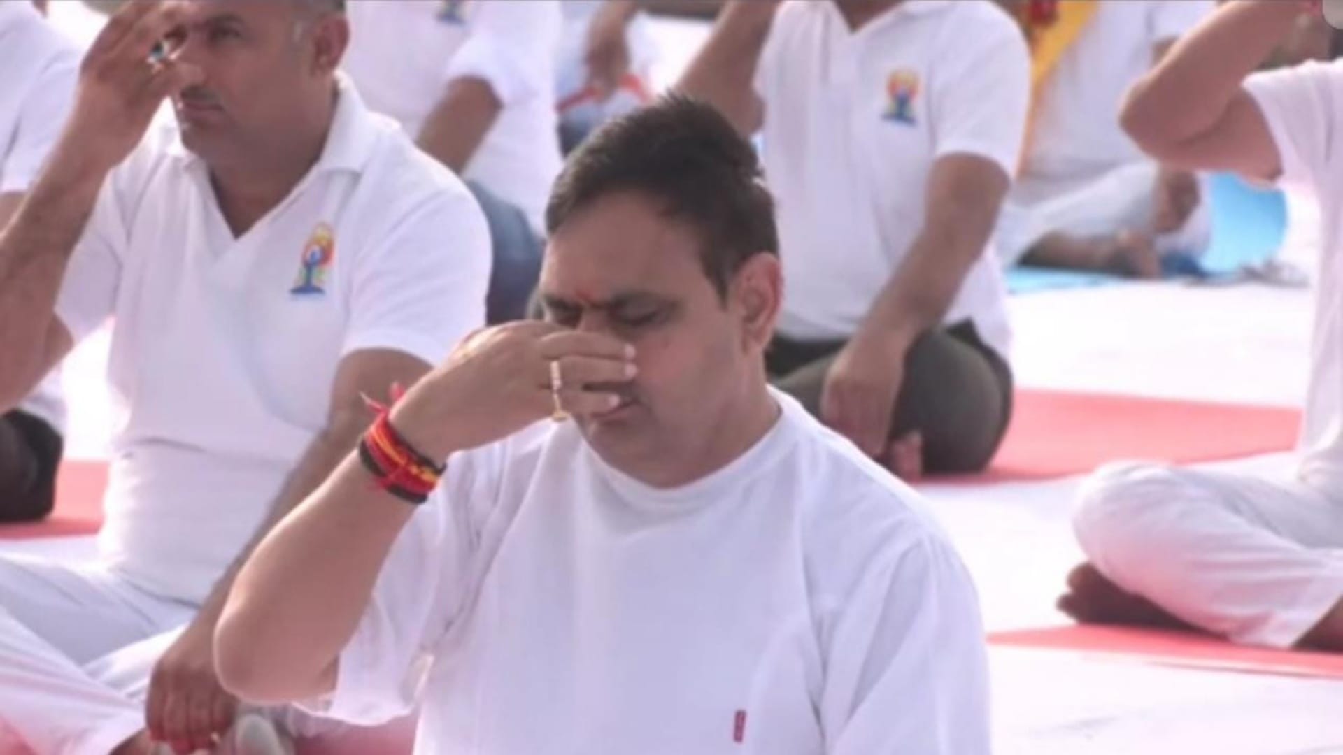 International Yoga Day: CM did yoga on sandy dunes of Khuhdi, message of a healthy and disease-free Rajasthan