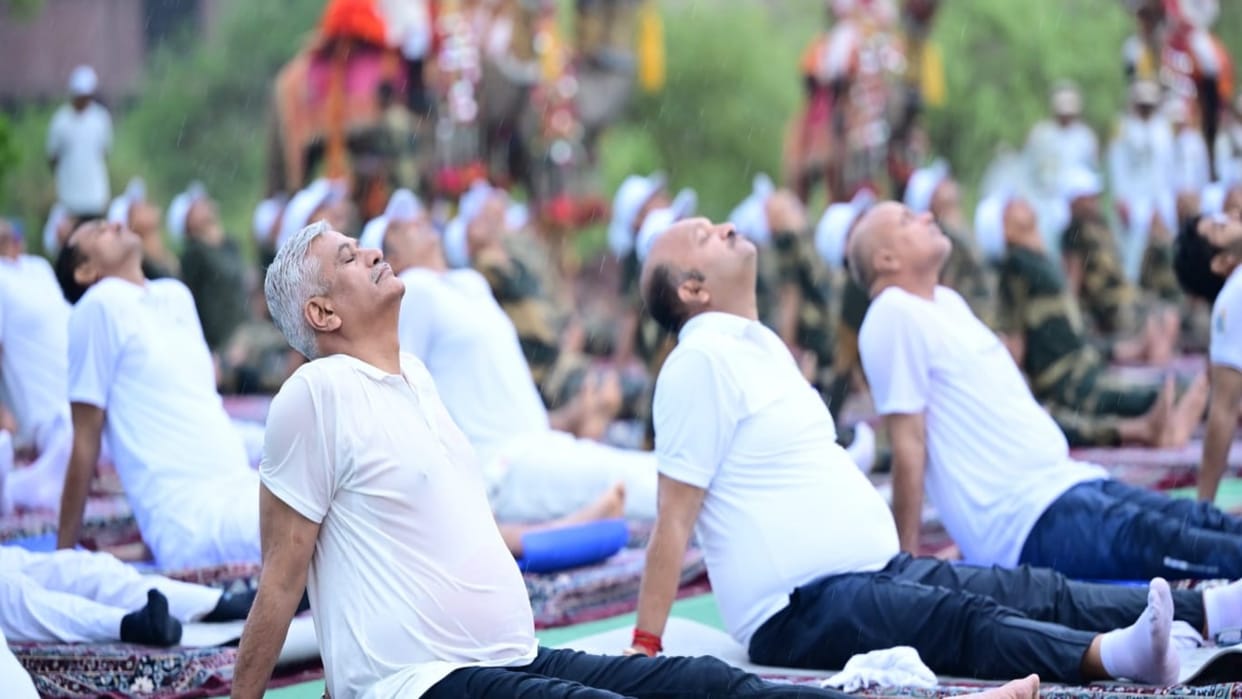 International Yoga Day: Shekhawat Performs Yoga at Mehrangarh, Says 'Healthy Mind Leads to a Healthy Body'